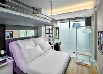 Smart Hotels for Modern Travelers Improve Efficiency and Experience