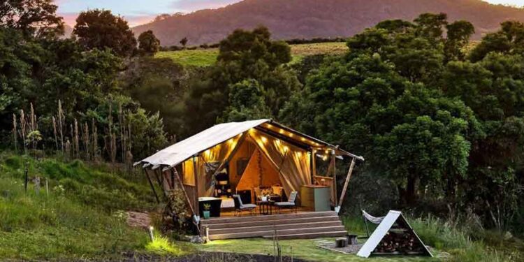 Glamping Redefines Nature Escapes with Modern Amenities